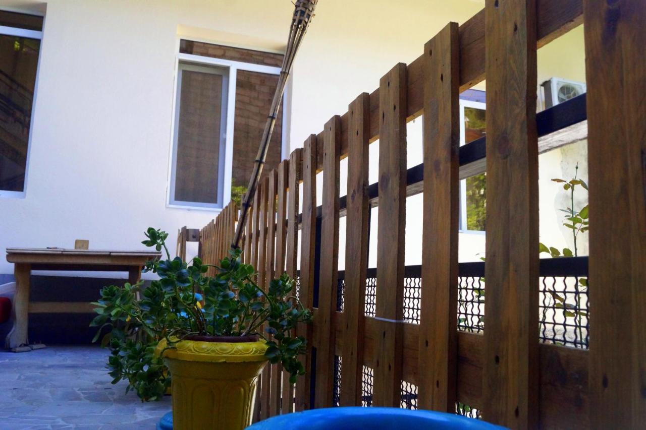 Arteast Hostel Yerevan Exterior foto